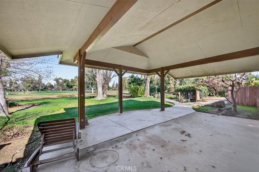 5867 E Club View, Fresno, CA 93727