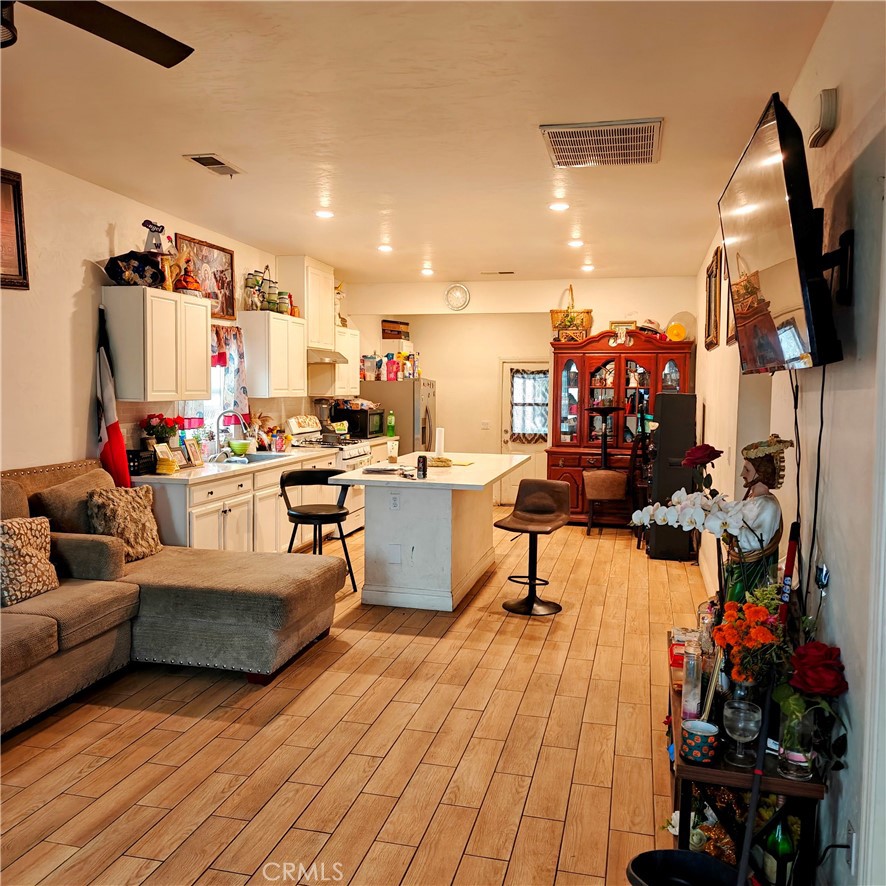 2425 S 10th St, Fresno, CA 93725