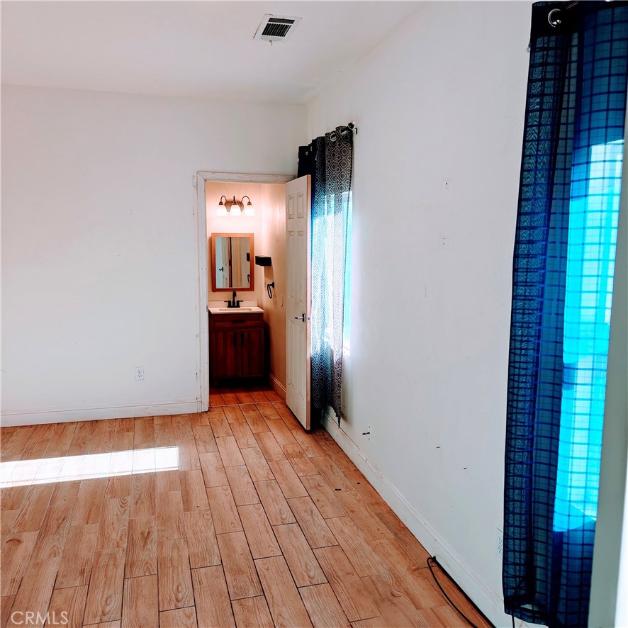 2425 S 10th St, Fresno, CA 93725