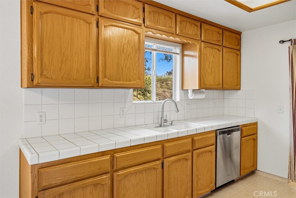 29951 N Lilley Way, Coarsegold, CA 93614