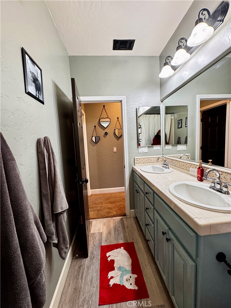 2945 W Vine, Visalia, CA 93291