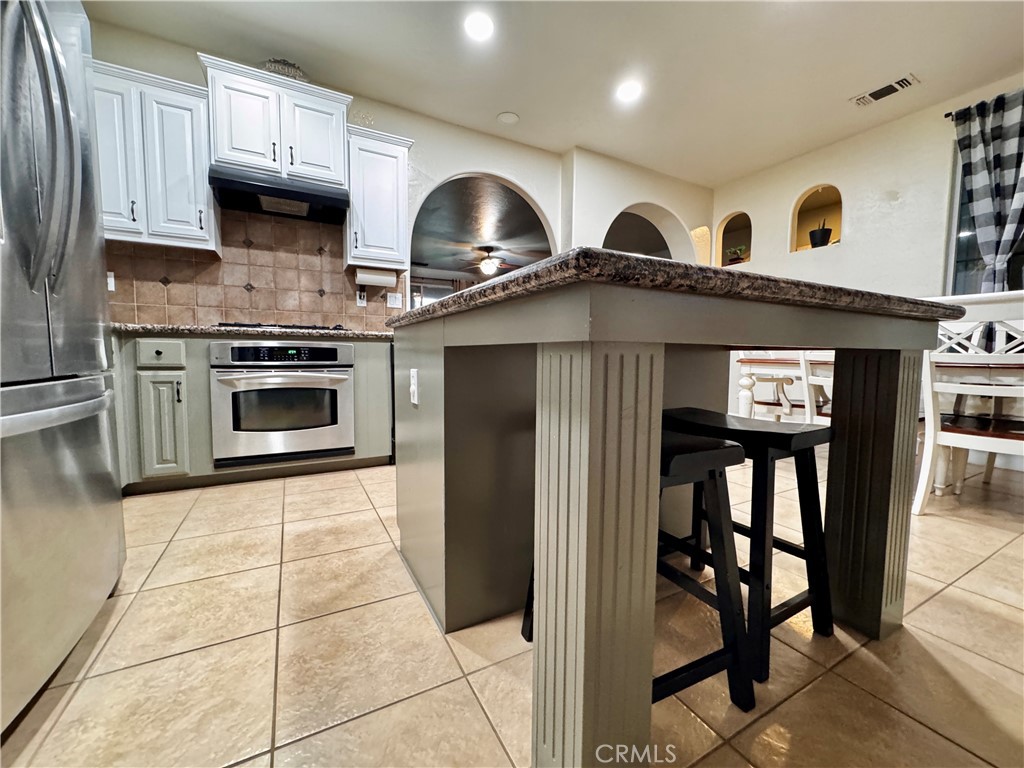 2945 W Vine, Visalia, CA 93291