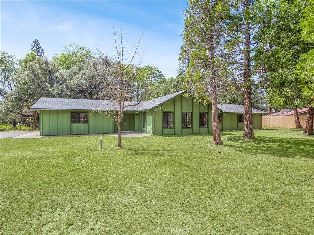 52092 Road 423, Oakhurst, CA 93644