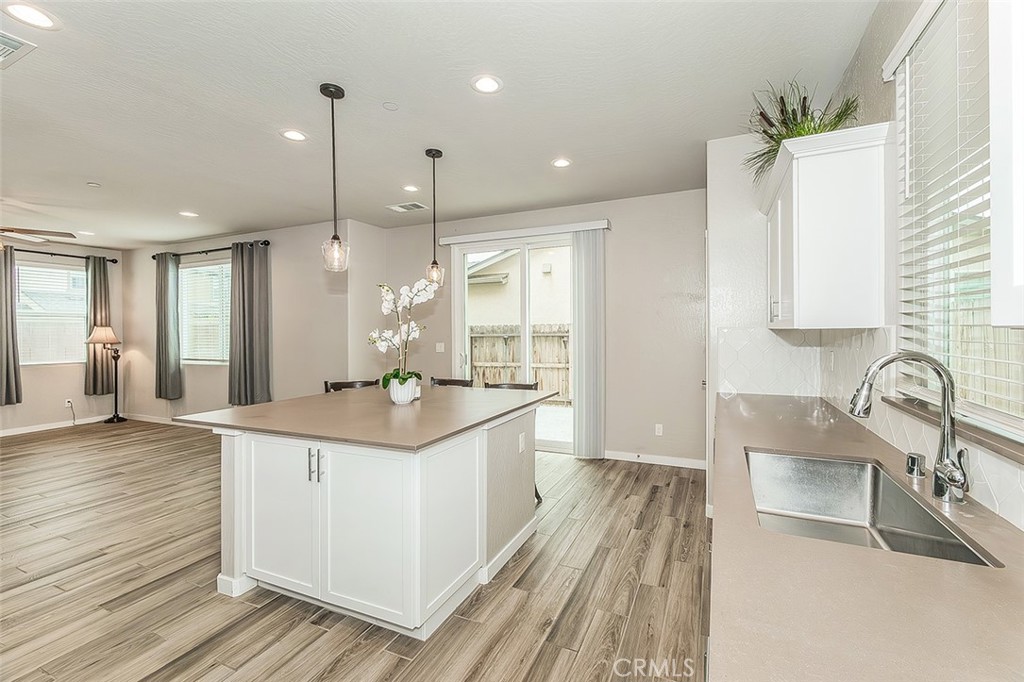 4085 N Sandrini, Fresno, CA 93723