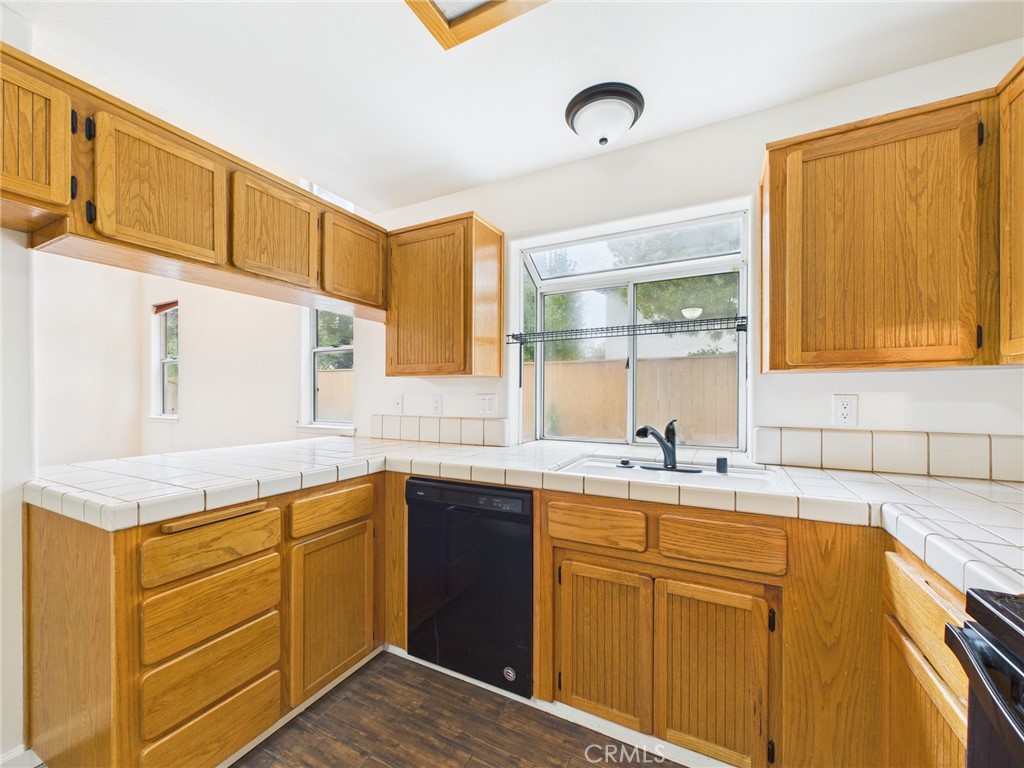 10781 N Windham Bay Cir, Fresno, CA 93730