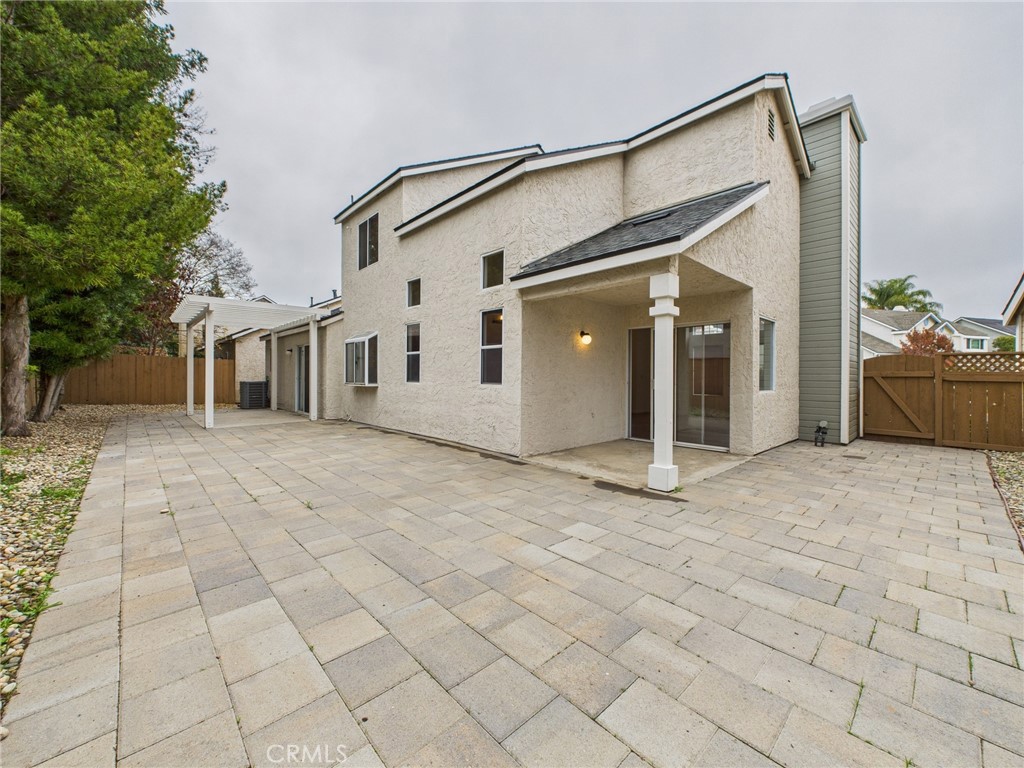 10781 N Windham Bay Cir, Fresno, CA 93730