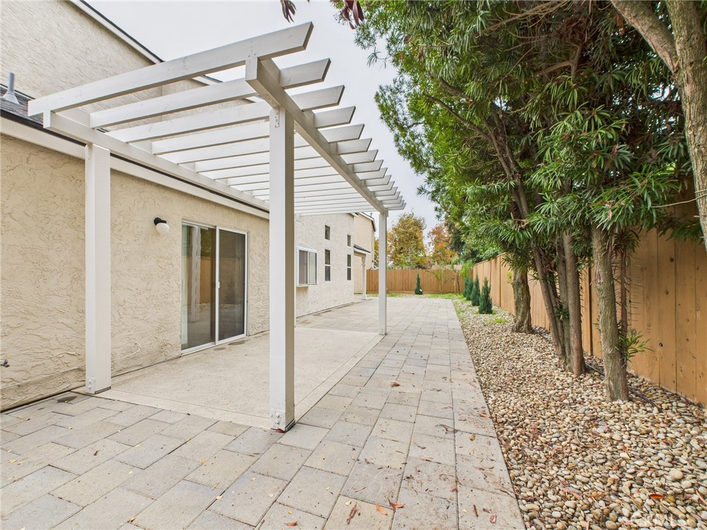 10781 N Windham Bay Cir, Fresno, CA 93730