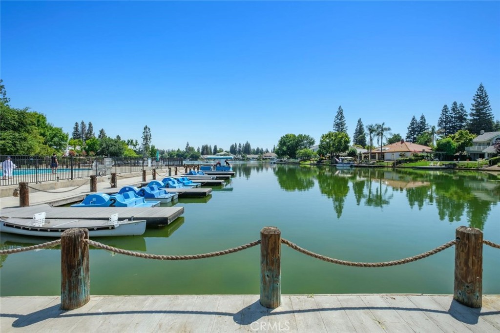 10781 N Windham Bay Cir, Fresno, CA 93730