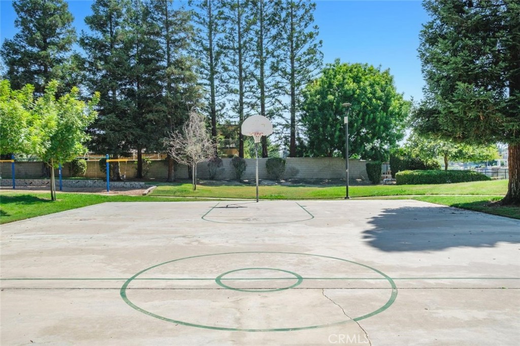 10781 N Windham Bay Cir, Fresno, CA 93730