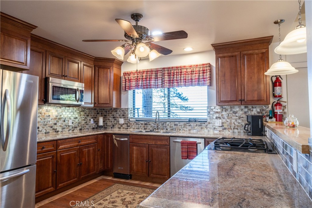 7501 Yosemite Park, Yosemite, CA 95389