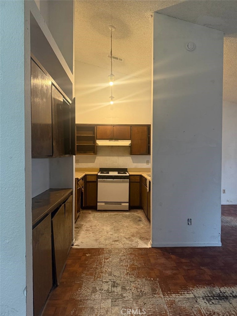 1644 N Tipton St, Visalia, CA 93292