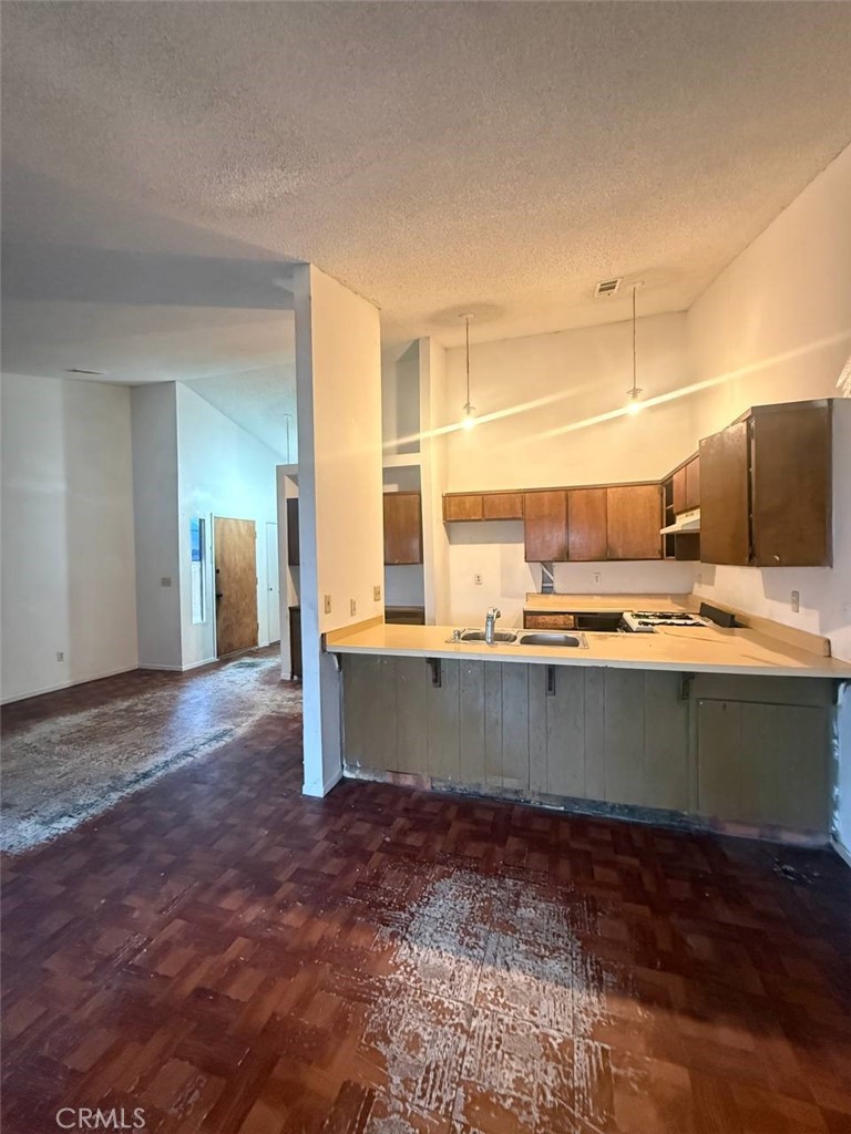 1644 N Tipton St, Visalia, CA 93292