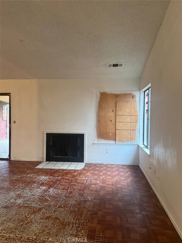 1644 N Tipton St, Visalia, CA 93292