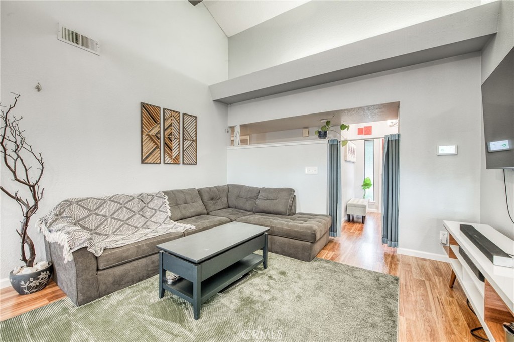 6189 N Cleo Avenue, Fresno, CA 93722