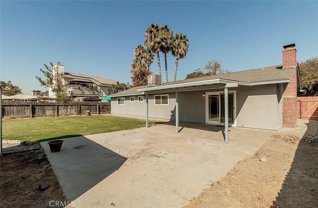 1093 Raymond, Hanford, CA 93230