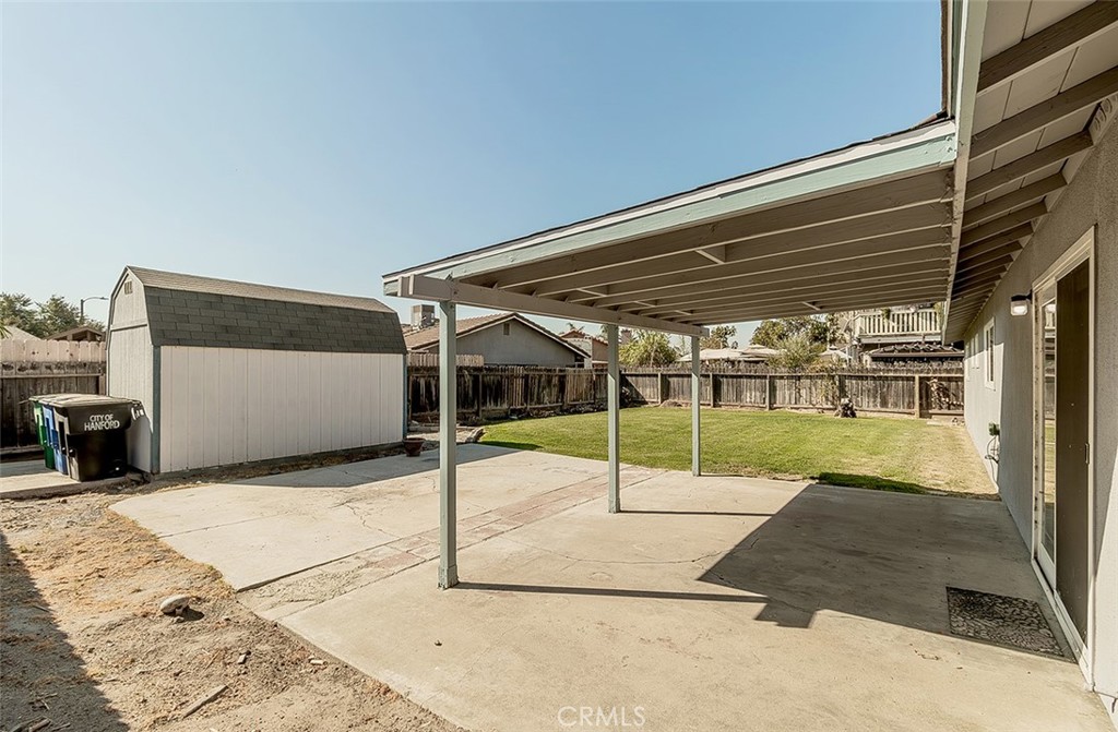 1093 Raymond, Hanford, CA 93230