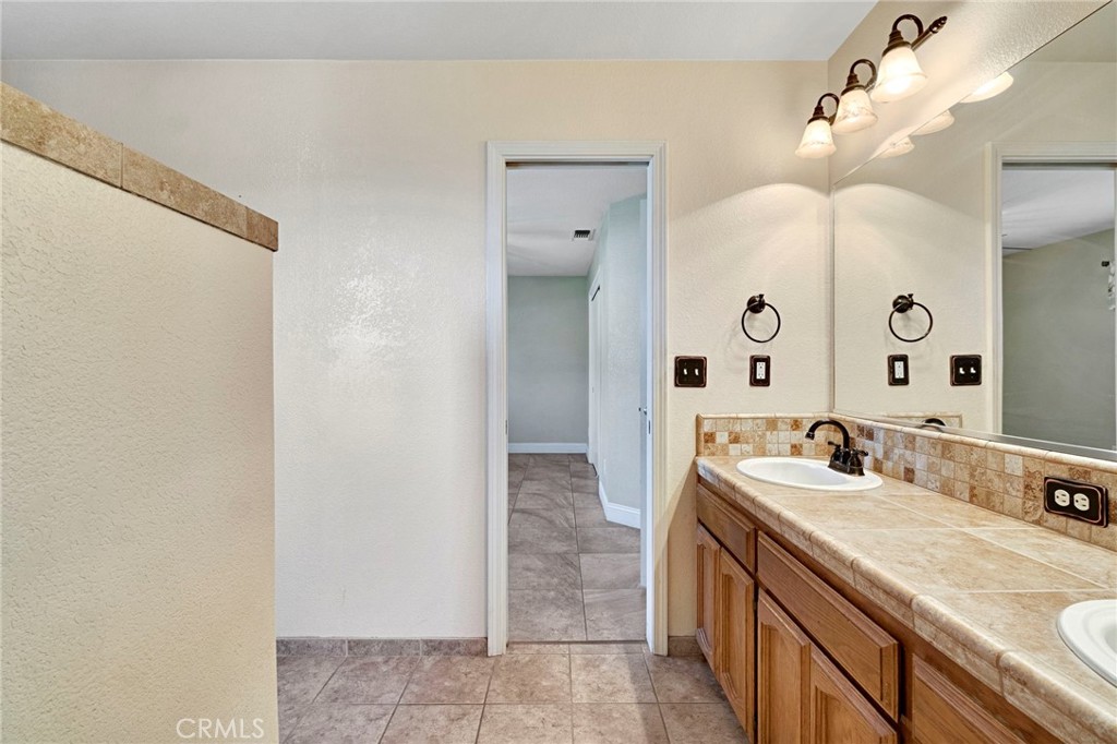 14183 Road 24, Madera, CA 93637