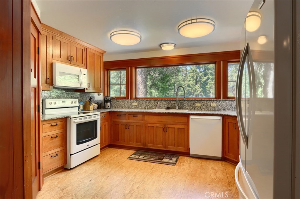 7475 Henness Cir, Yosemite, CA 95389