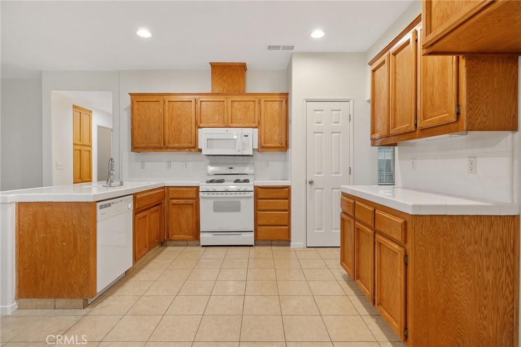 3232 N Zion, Hanford, CA 93230