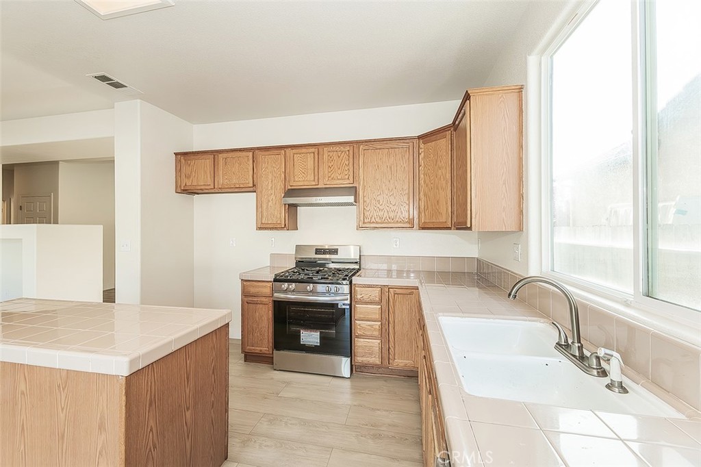 2721 Holland, Clovis, CA 93611