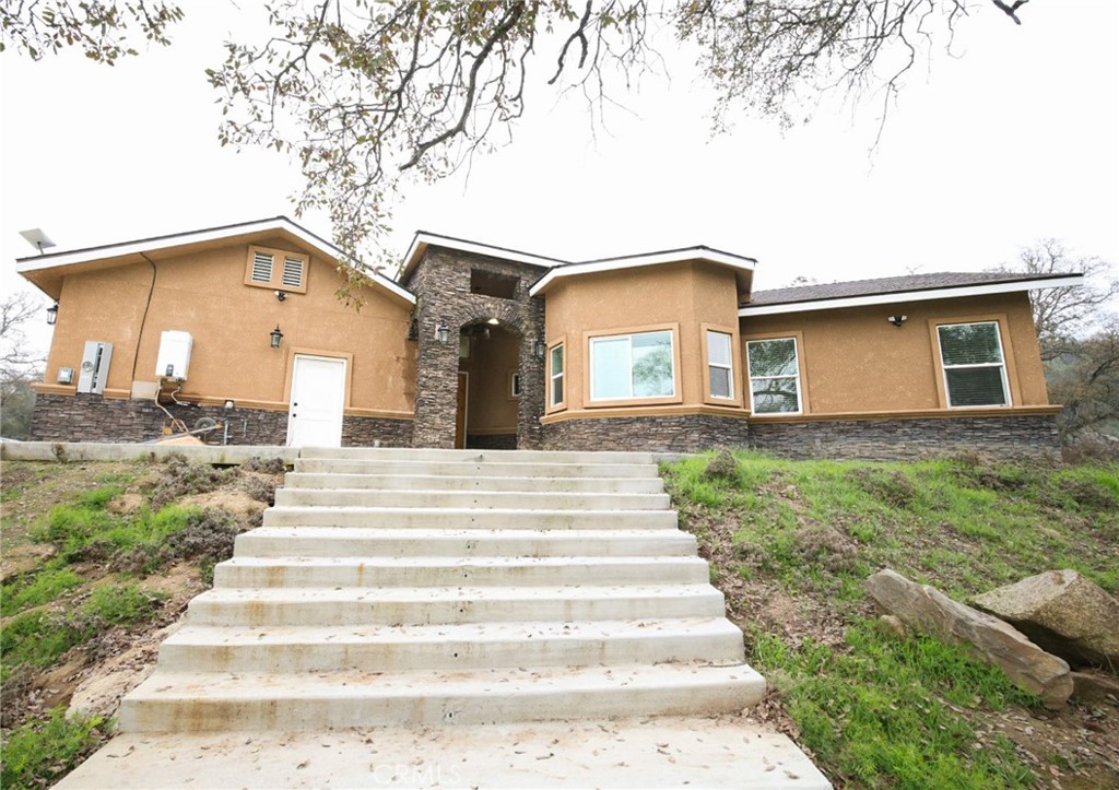 43243 Long Hollow Dr, Coarsegold, CA 93614