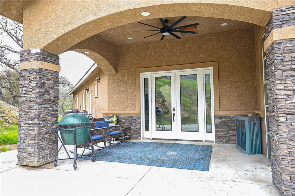 43243 Long Hollow Dr, Coarsegold, CA 93614