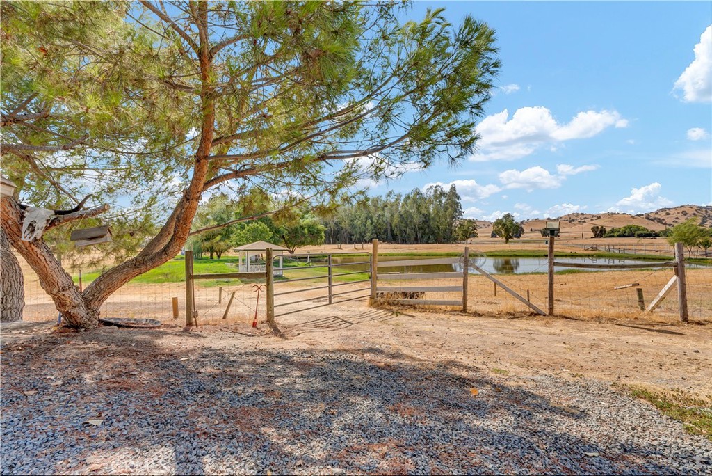 18002 Road 320, Springville, CA 93265