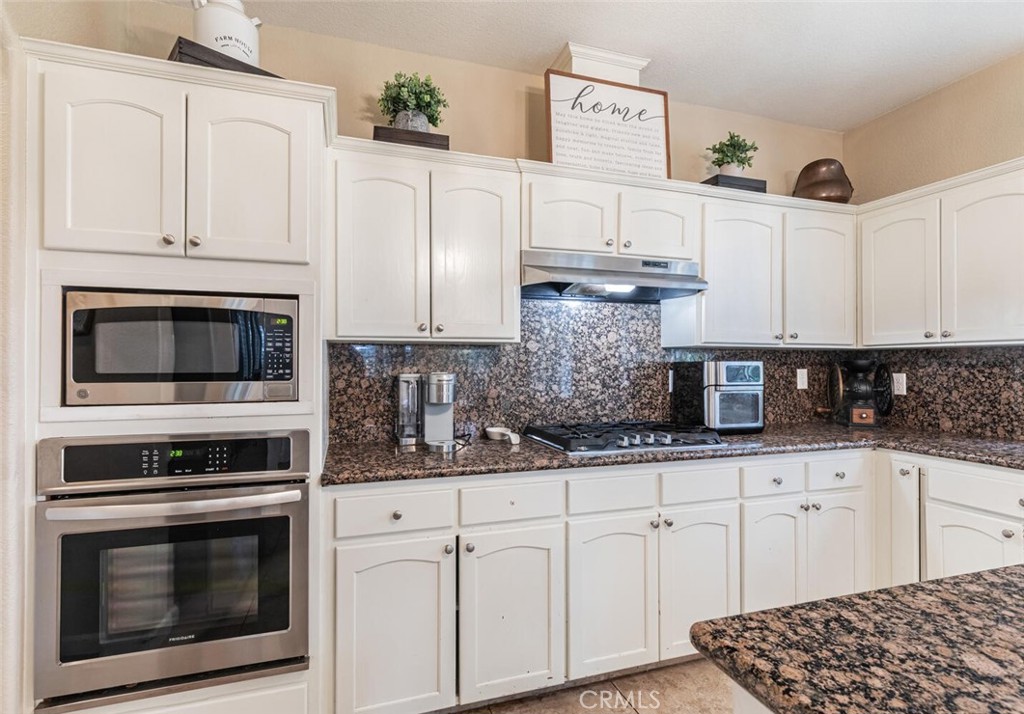 2170 W Beechwood Ave, Fresno, CA 93711