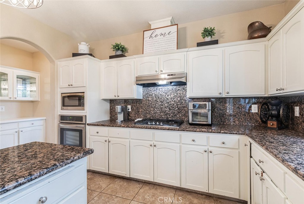 2170 W Beechwood Ave, Fresno, CA 93711