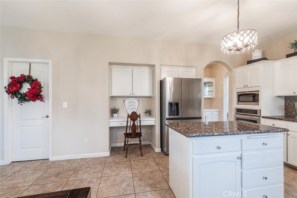 2170 W Beechwood Ave, Fresno, CA 93711