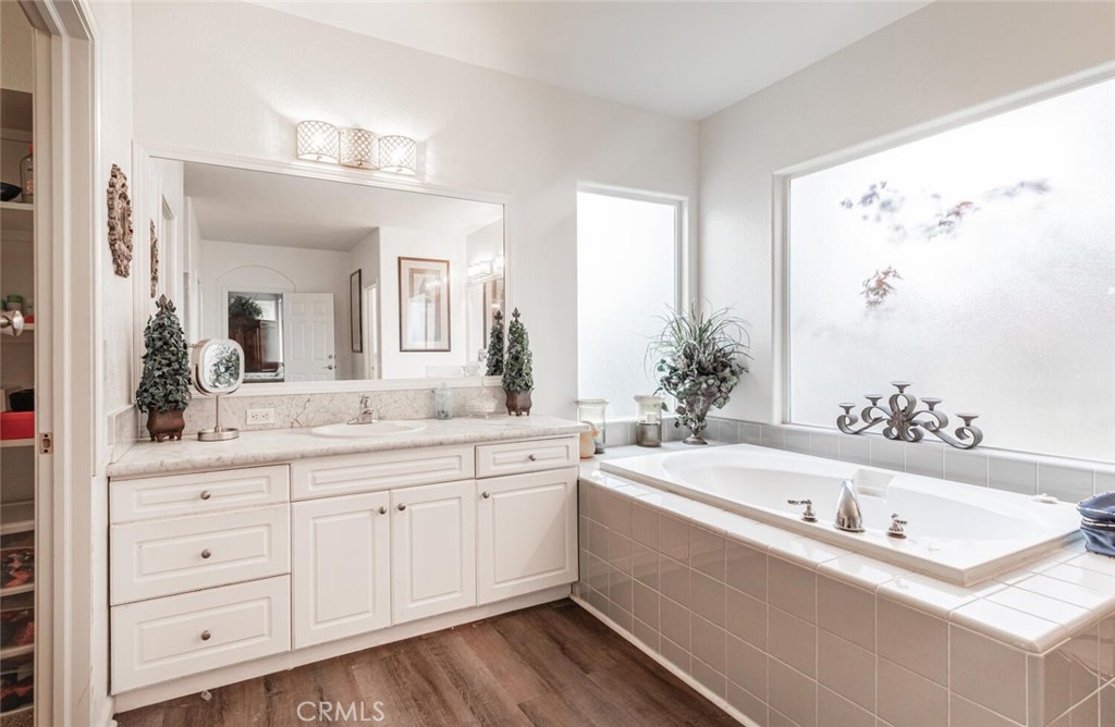 2170 W Beechwood Ave, Fresno, CA 93711