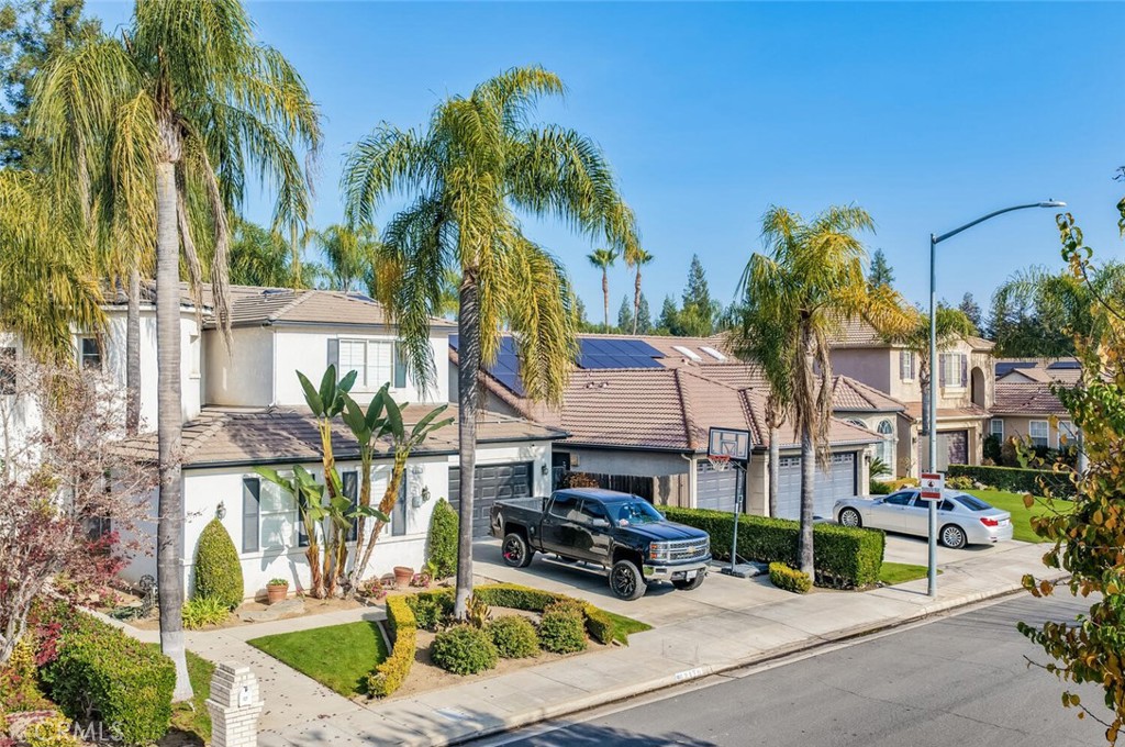 2170 W Beechwood Ave, Fresno, CA 93711