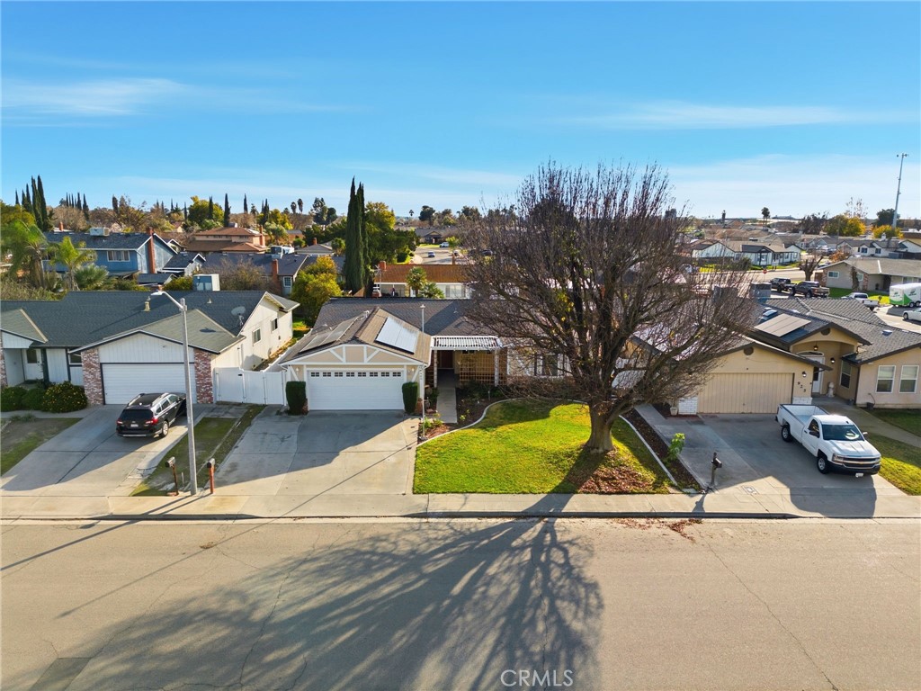 905 Redwood, Lemoore, CA 93245