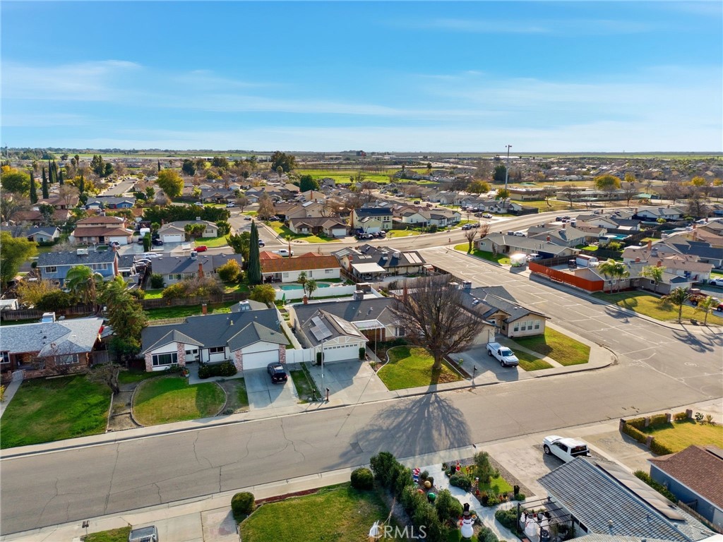 905 Redwood, Lemoore, CA 93245