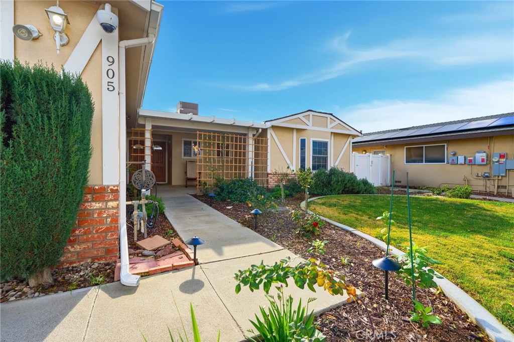 905 Redwood, Lemoore, CA 93245