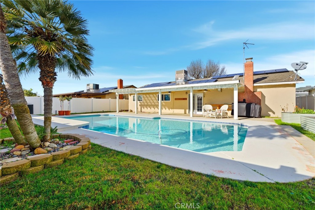 905 Redwood, Lemoore, CA 93245