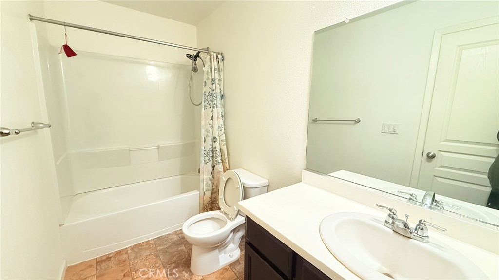 3935 E Myrtle Ave, Visalia, CA 93292