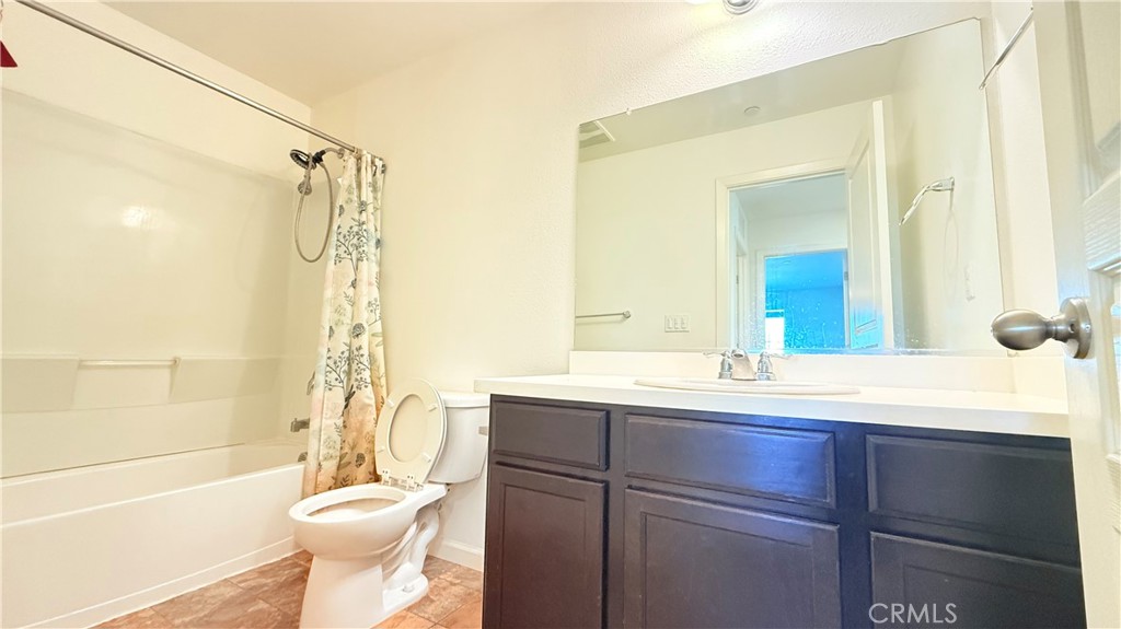 3935 E Myrtle Ave, Visalia, CA 93292