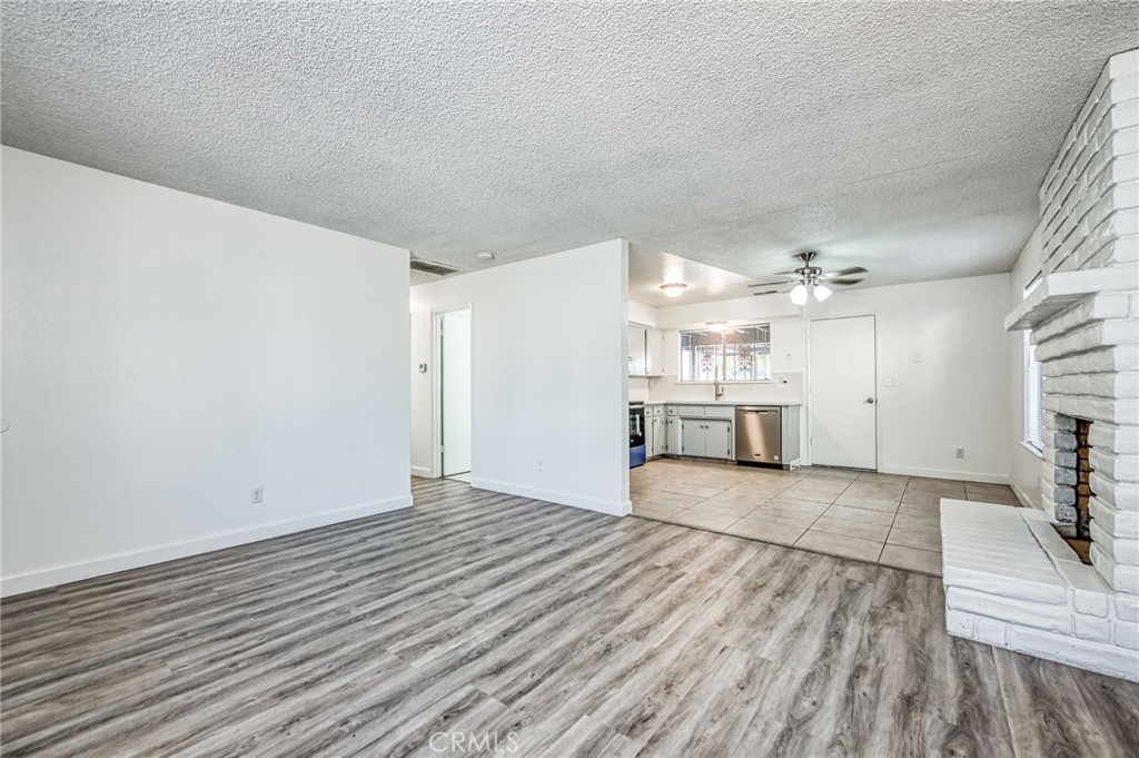 981 N Thorne Ave, Fresno, CA 93728