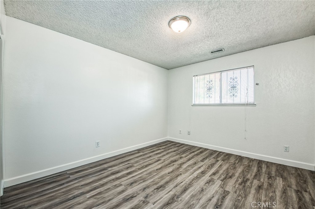 981 N Thorne Ave, Fresno, CA 93728