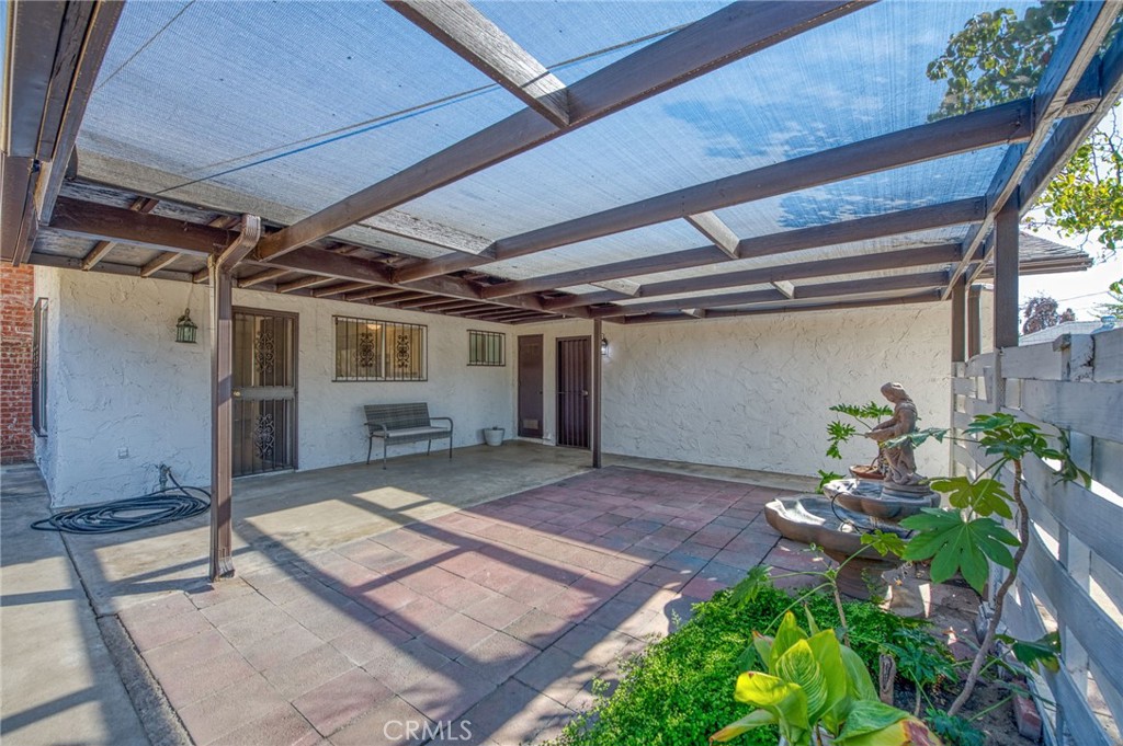 981 N Thorne Ave, Fresno, CA 93728