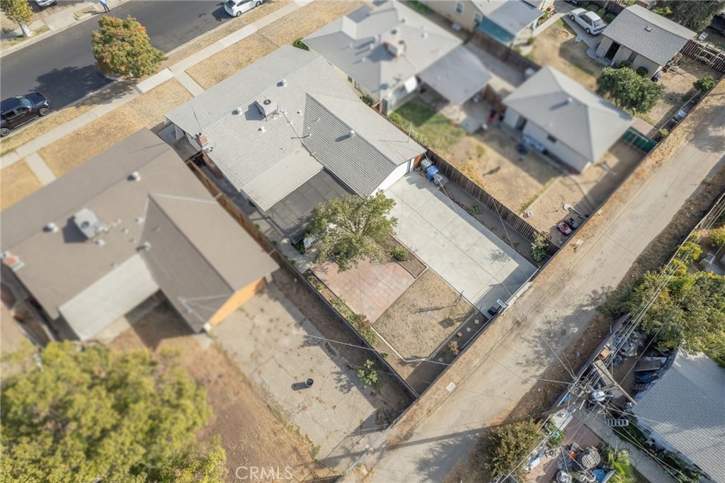 981 N Thorne Ave, Fresno, CA 93728