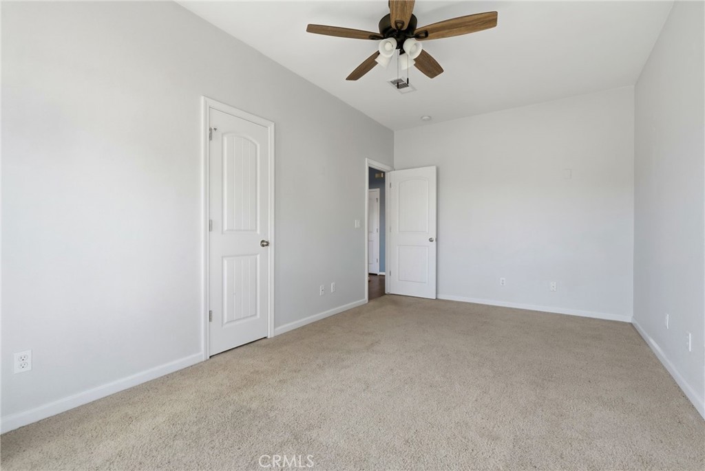 1206 N Kaplan Pl, Hanford, CA 93230