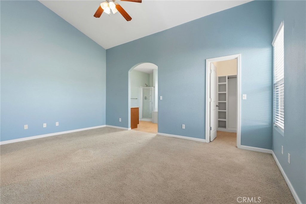 1206 N Kaplan Pl, Hanford, CA 93230