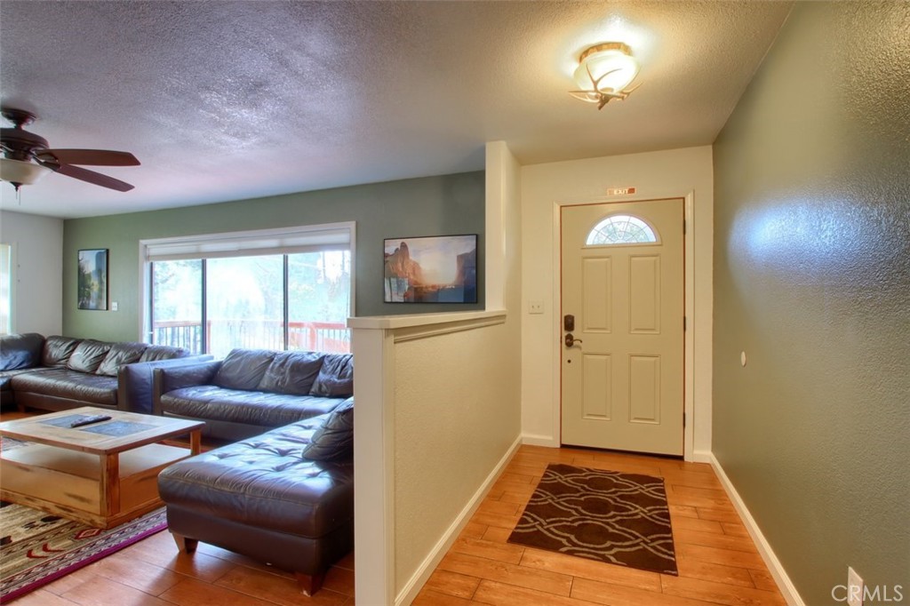 42583 Shady Ln, Oakhurst, CA 93644