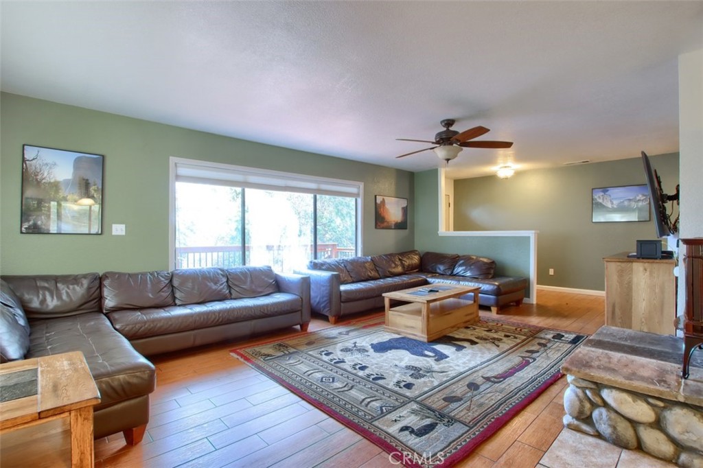 42583 Shady Ln, Oakhurst, CA 93644