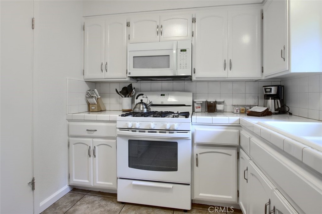 42583 Shady Ln, Oakhurst, CA 93644