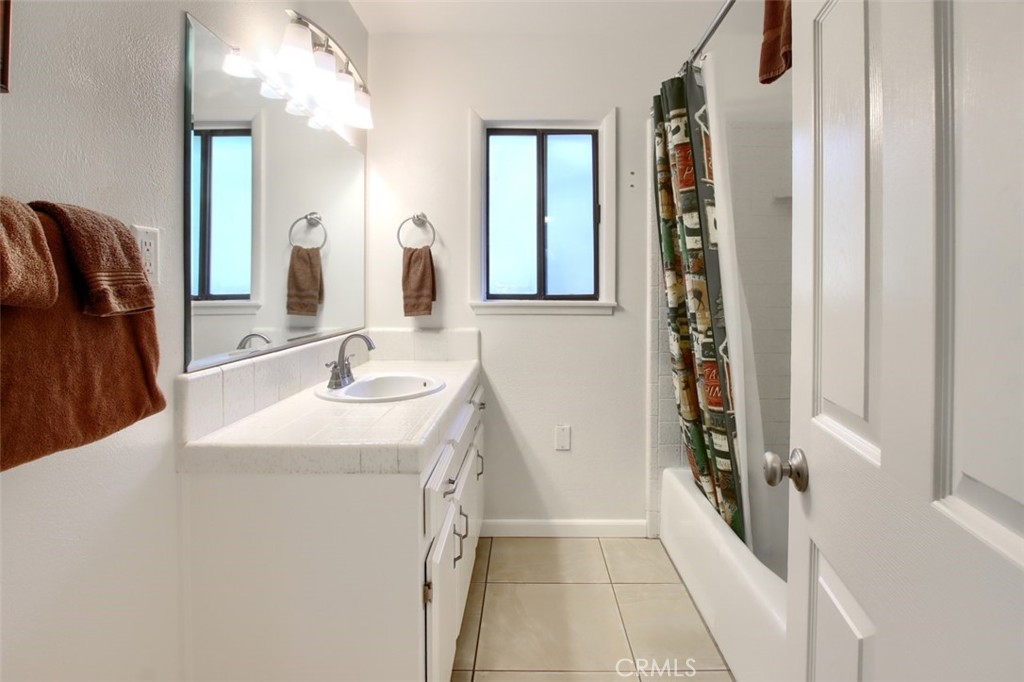 42583 Shady Ln, Oakhurst, CA 93644