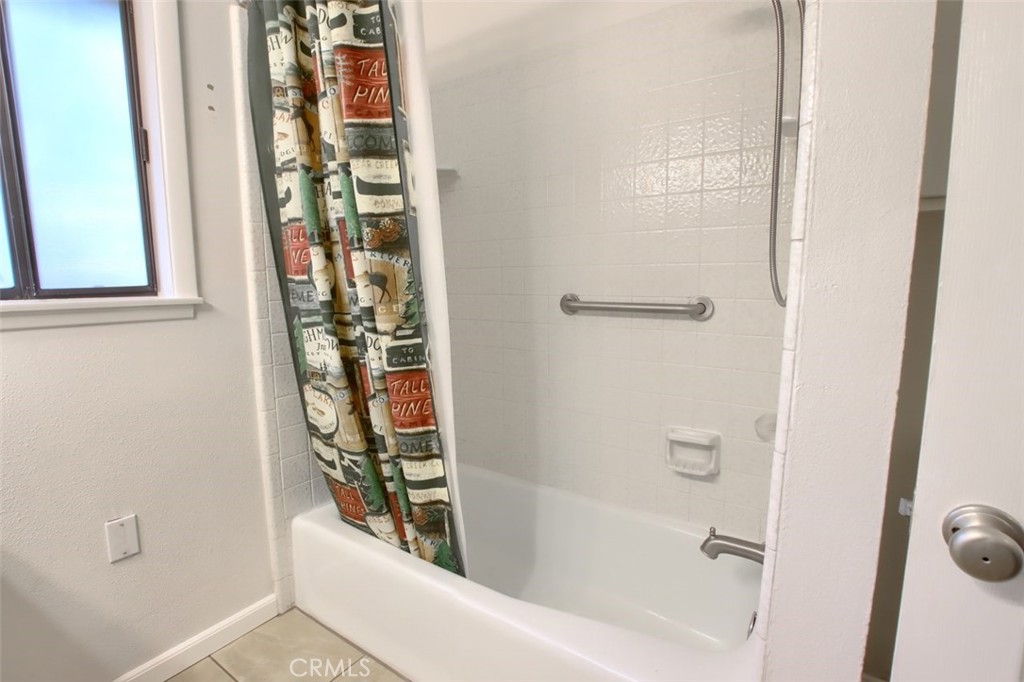 42583 Shady Ln, Oakhurst, CA 93644