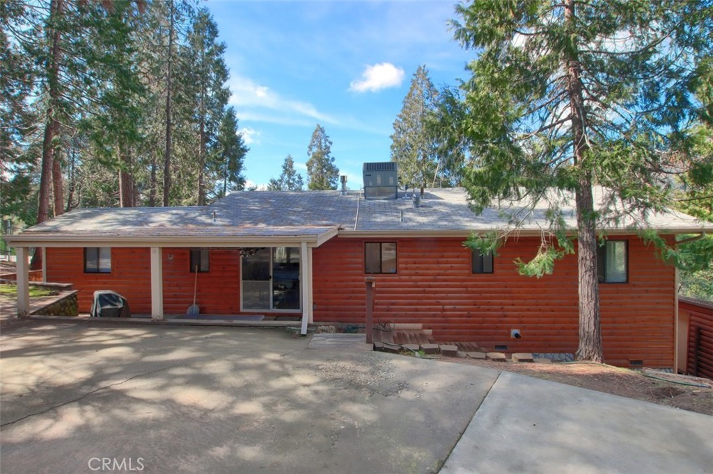 42583 Shady Ln, Oakhurst, CA 93644